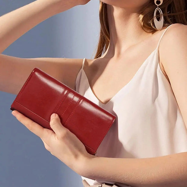 Sydney’s Sleek Keeper | Wallet